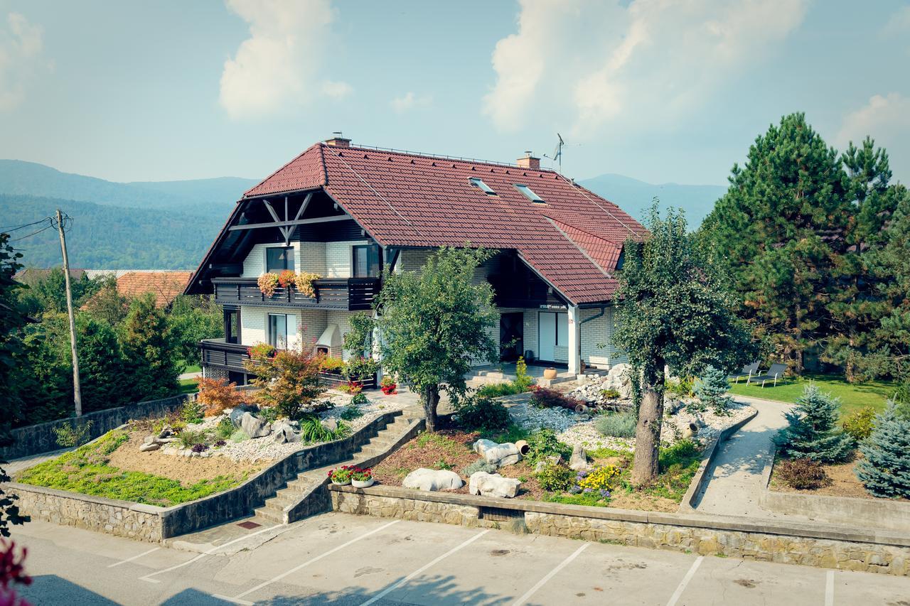 Zupancicev Hram Hotel Dragatuš Eksteriør billede